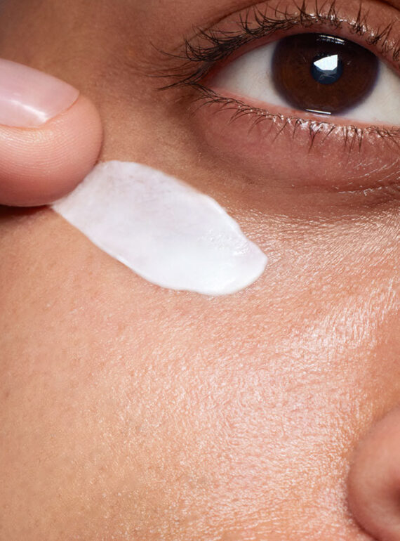 23_0130_SKC_PDP22_EYE_BALM9